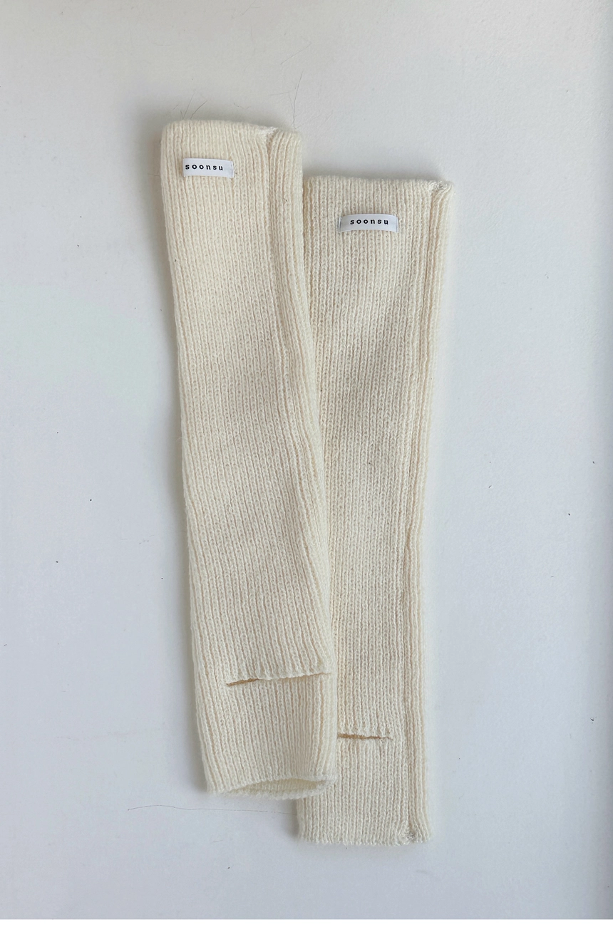 Crochet Warmer (Cream)15.jpg