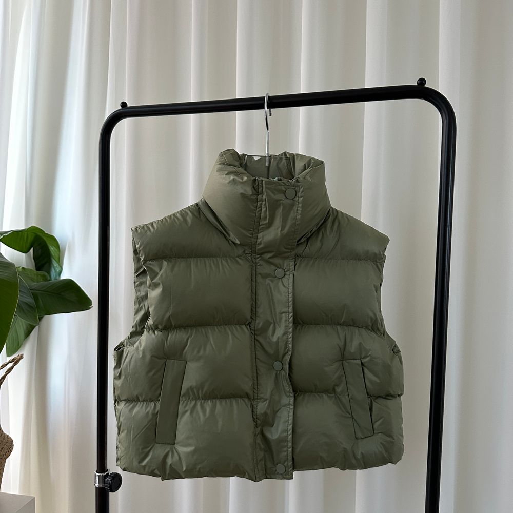 ■韓国■ ダウンベスト クロップ丈 ハイネック LooseFit 全3色 ハイネッククロップドベストダウン | ファッション通販サイト NUGU