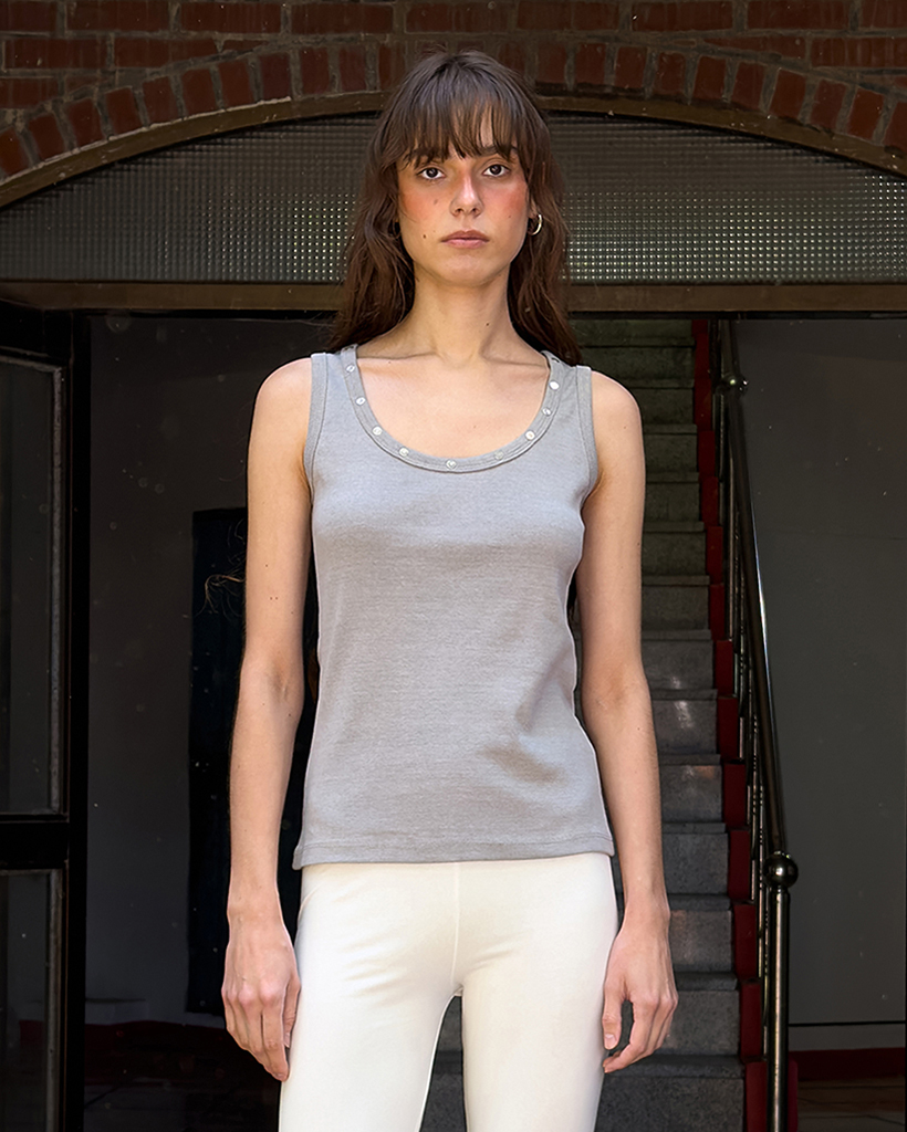 STUDDED SLEEVELESS TOP (grey)