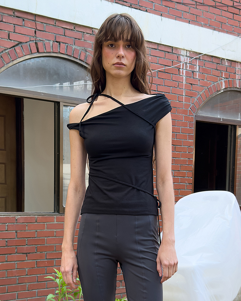 STRING OFF SHOULDER TOP (black)