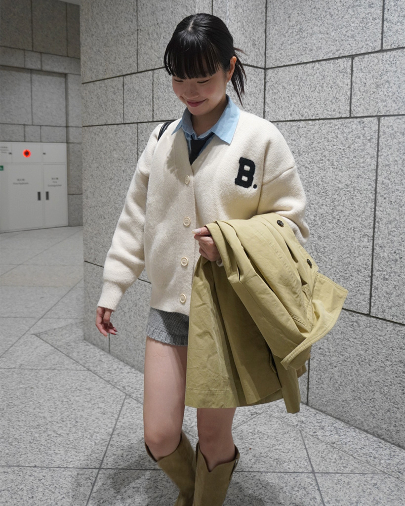 BロゴVネックカーディガン