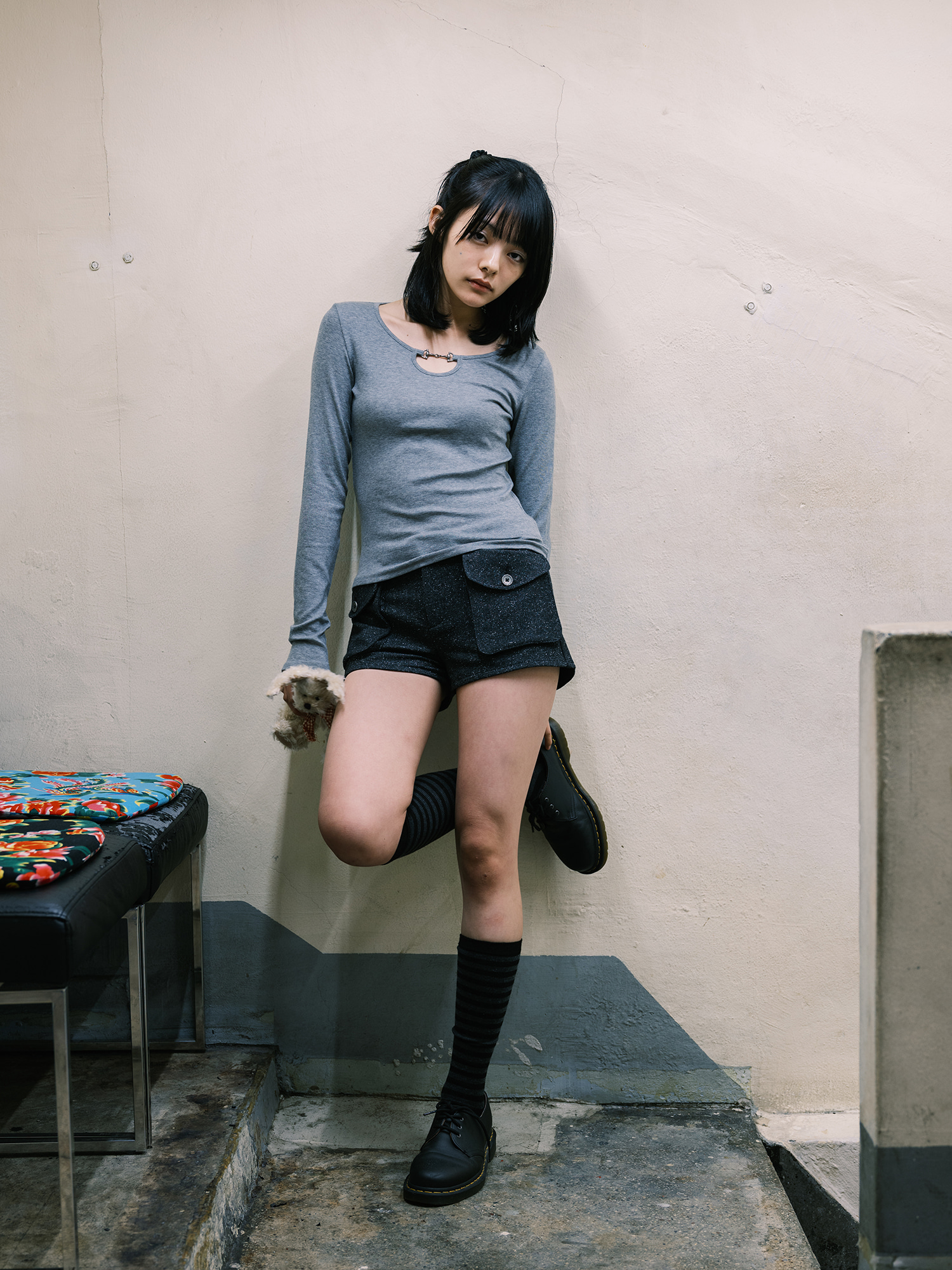 HORSEBIT DETAIL TOP GRAY