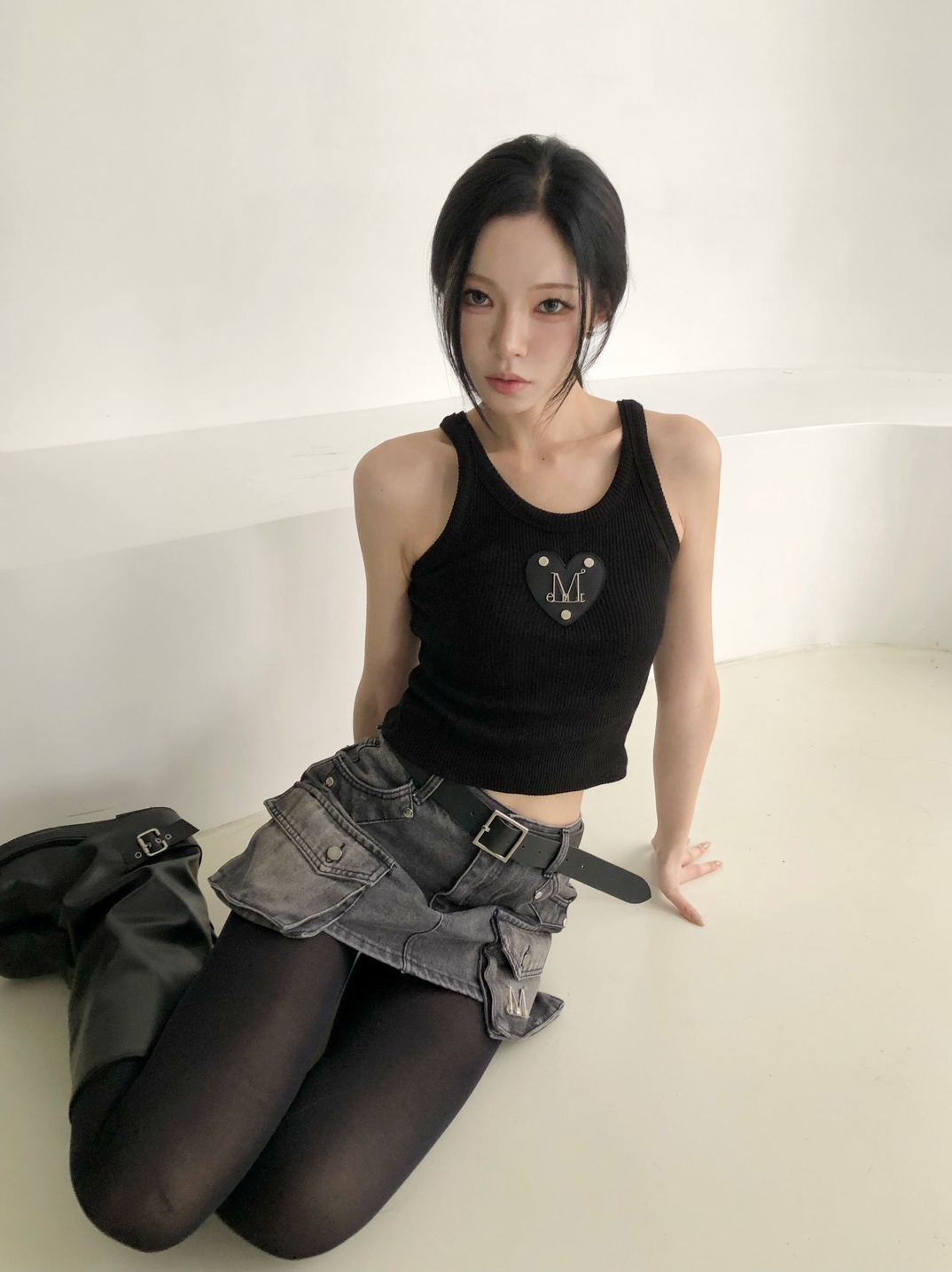 DYON METAL LOGO HEART PATCH SLEEVELESS (2Color)