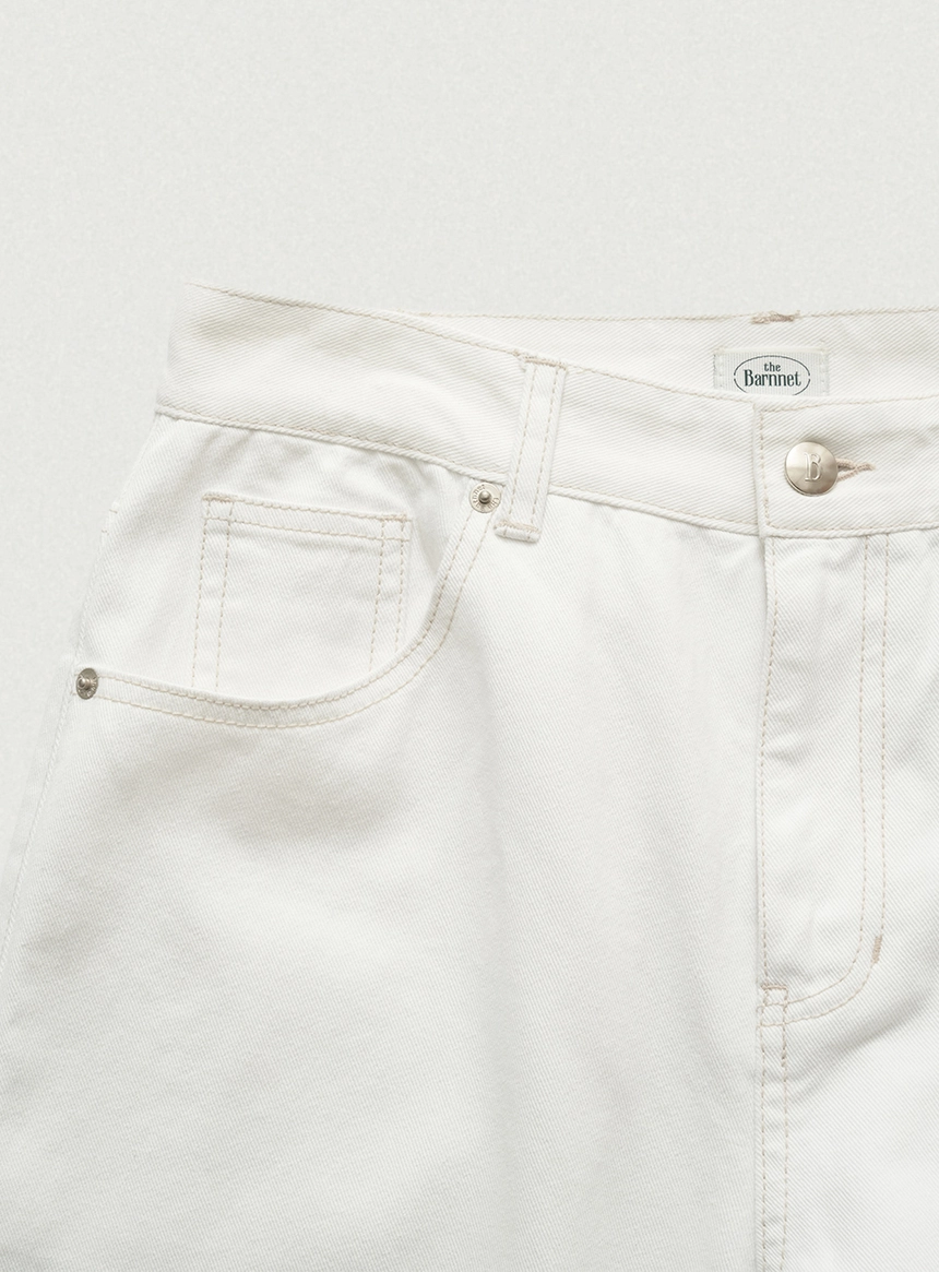 Daddy Loose-Fit Denim Pants_White_03.jpg