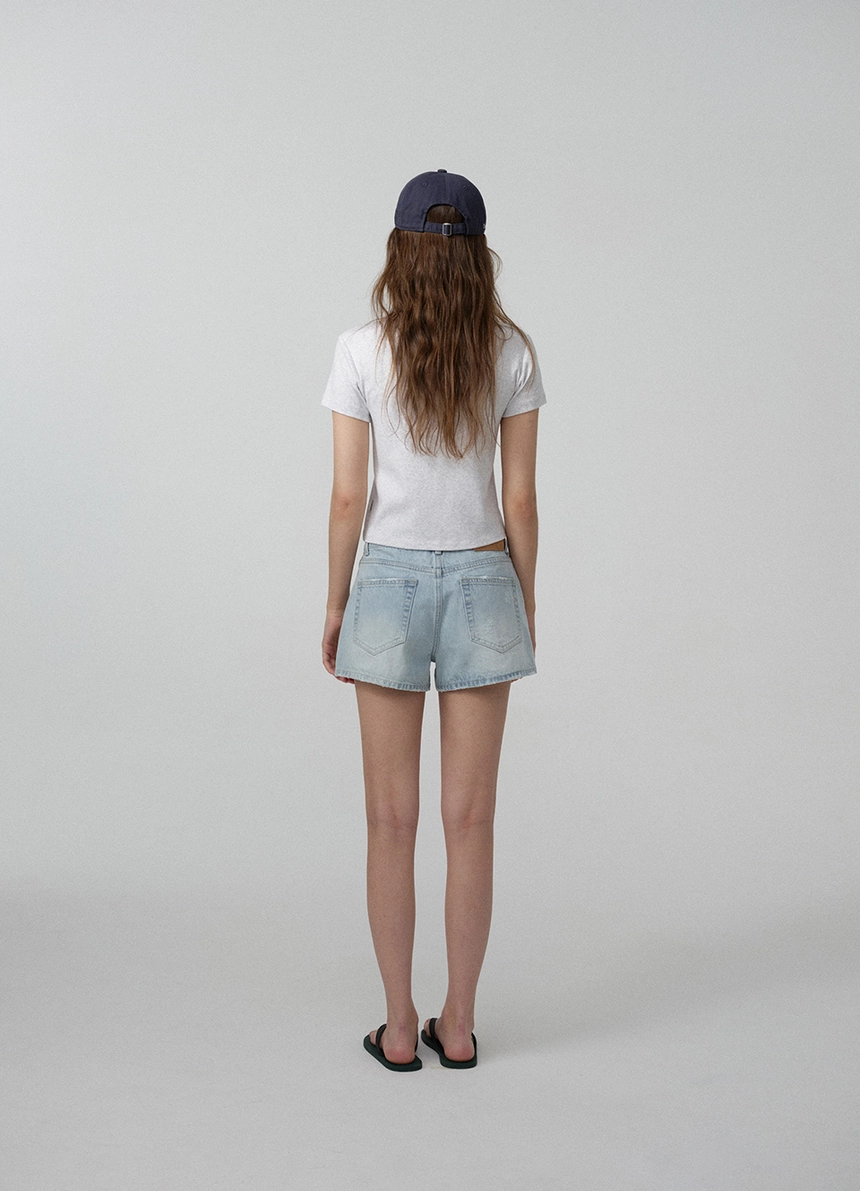 Essential T-Shirt_Light Grey_03.jpg