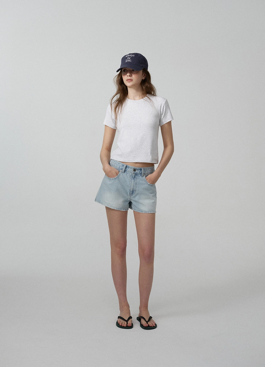 Essential T-Shirt_Light Grey_04.jpg