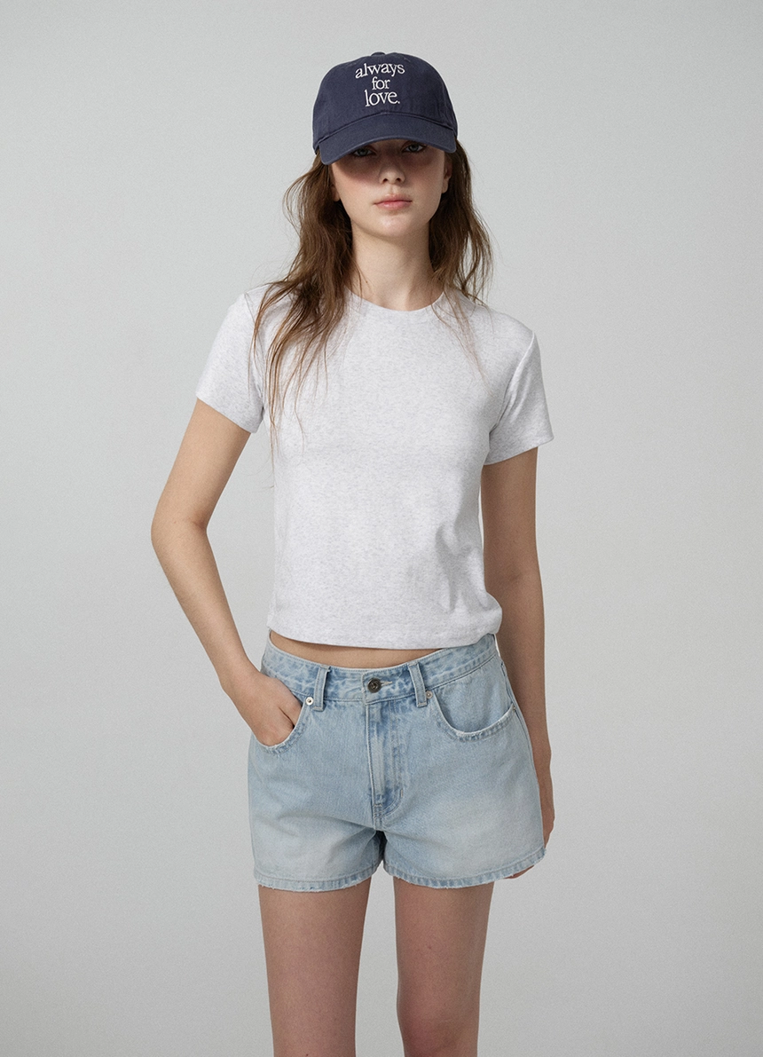 Essential T-Shirt_Light Grey_05.jpg