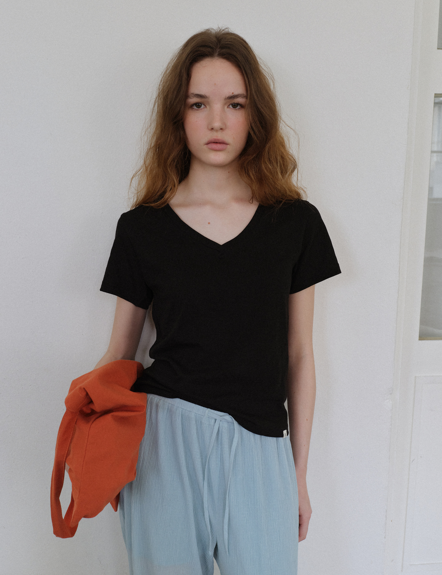 Eze V neck T-shirt (Black)