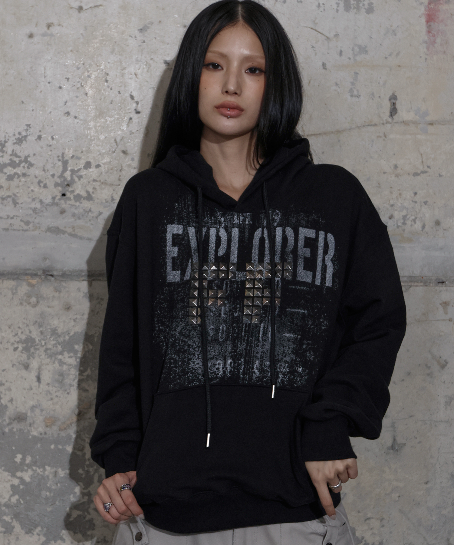 FF STUDDED HOODIE (BLACK) F25ZB013