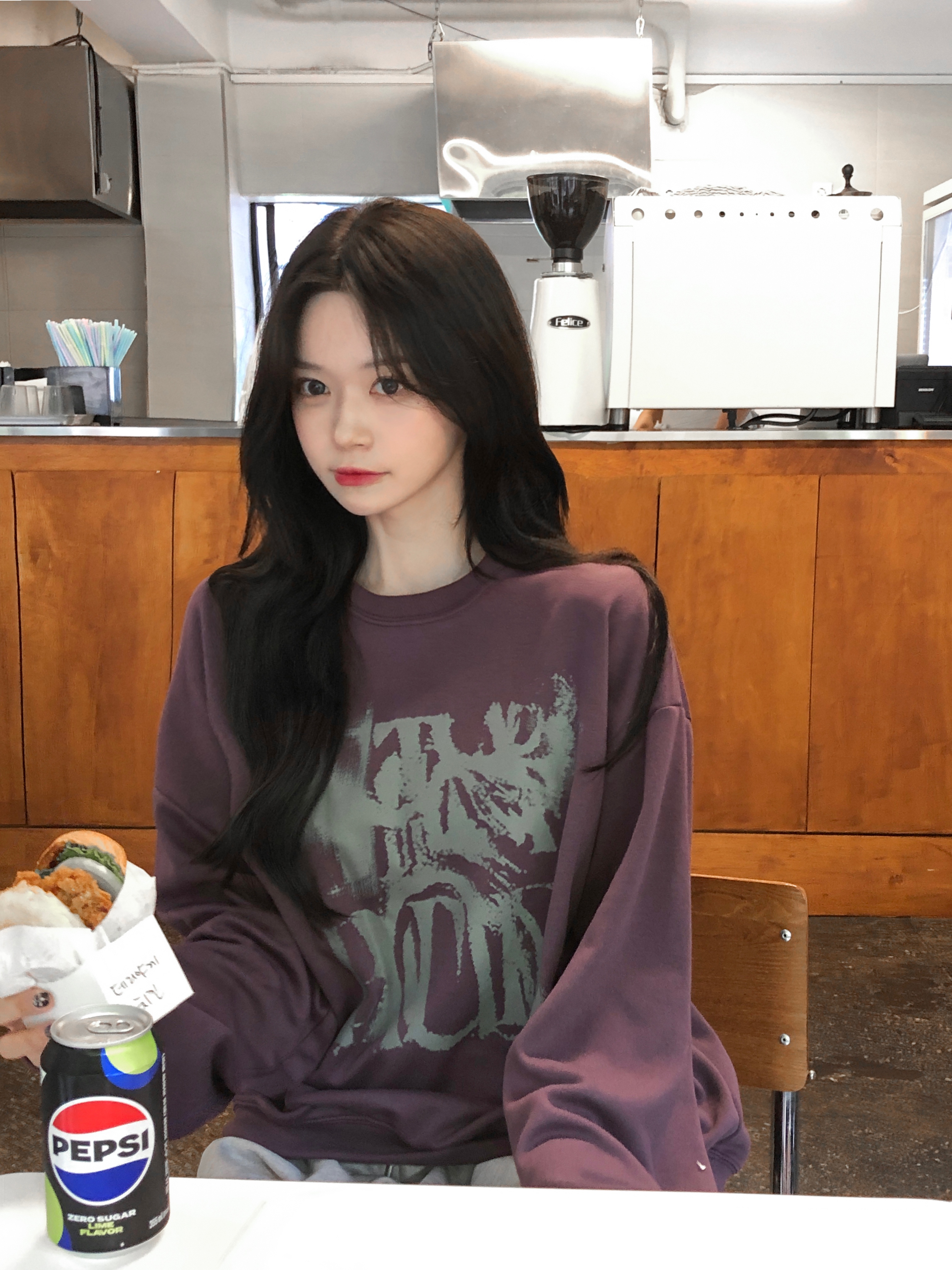  JEANS オールオーバーカレッジスケートトレーナー nugu TOMMY JEANS オールオーバーカレッジスケートトレーナー nugu メンズ