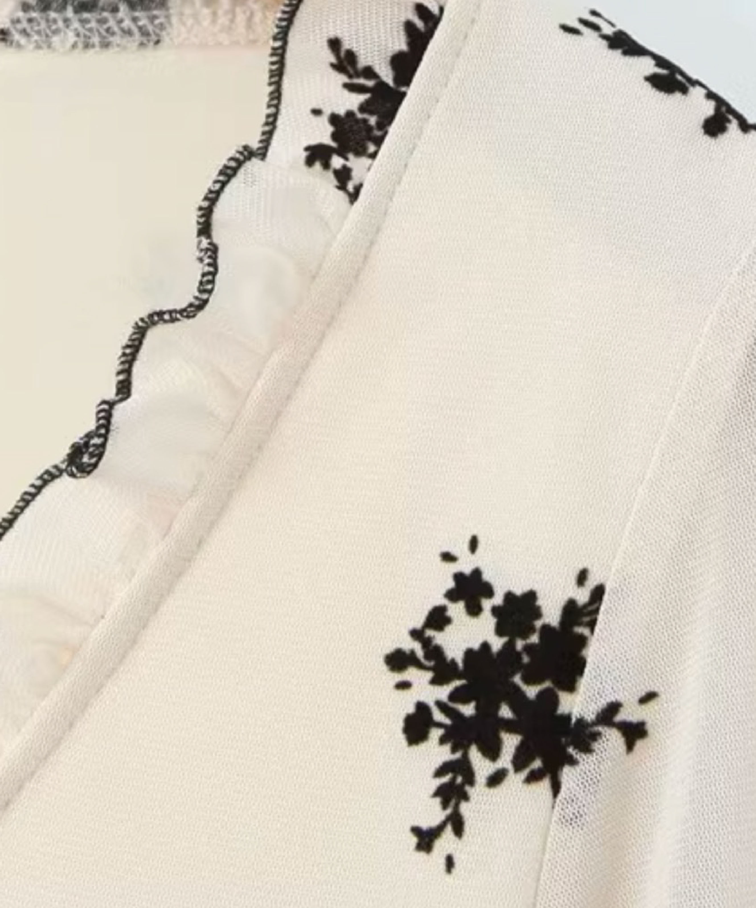 【新品未使用】【bitnabi】hyang リバティブラウス AMBIDEX Store ○総刺繍haori 2way ブラウス(F コン): yuni