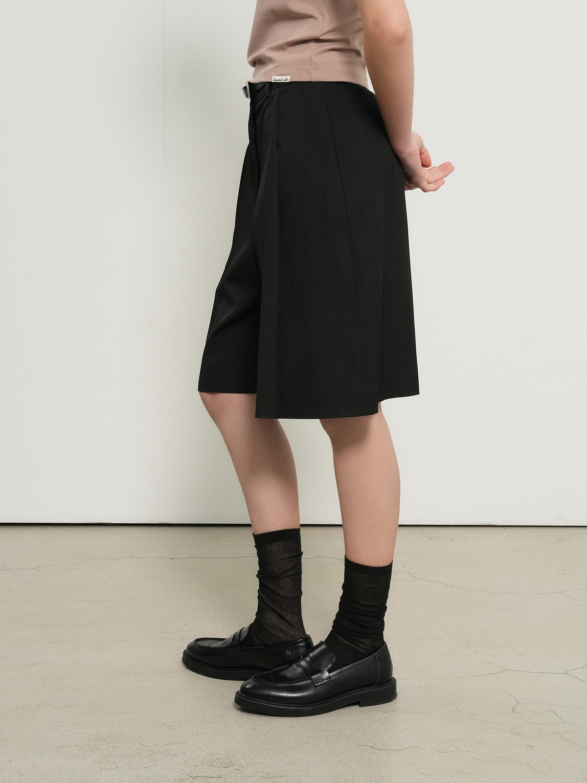 pleats bermuda slacks