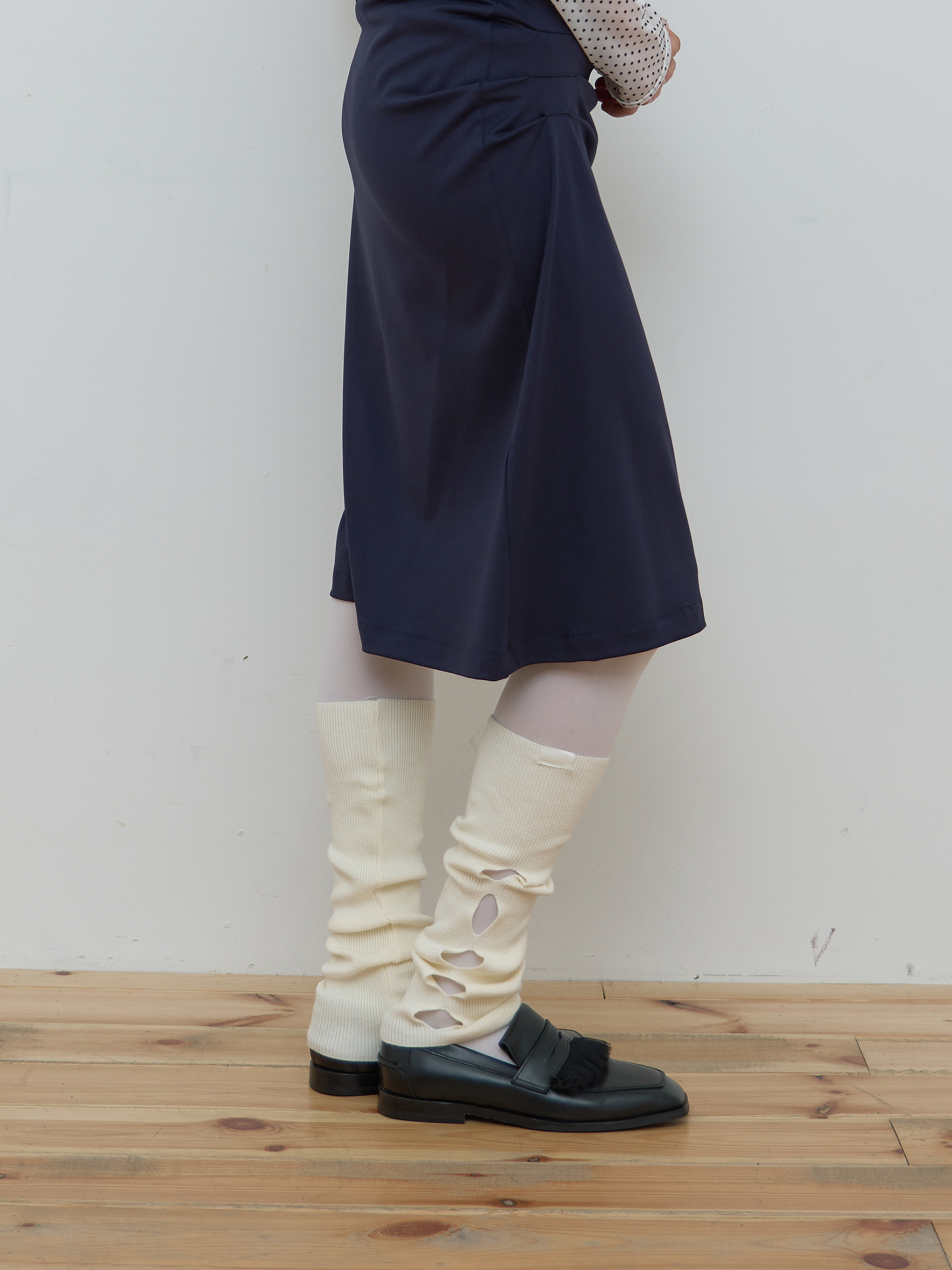 HOLE DETAIL HAND WARMER_IVORY