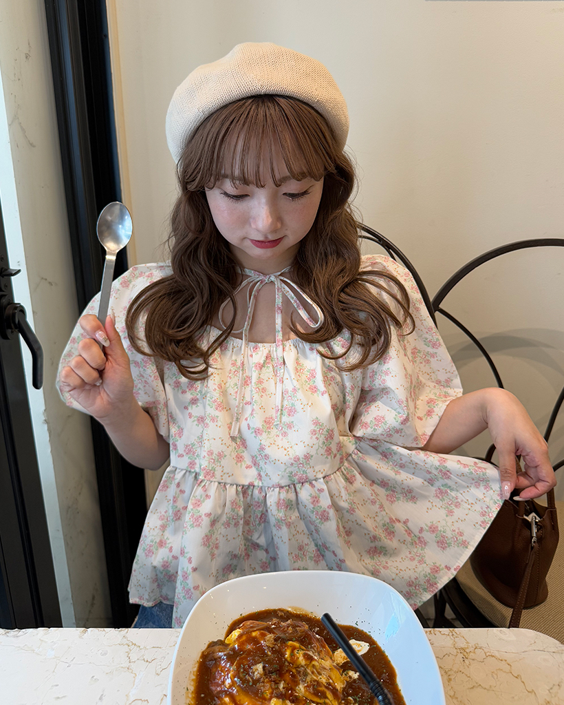 バルーンスリーブフラワーペプラムフォルムブラウス