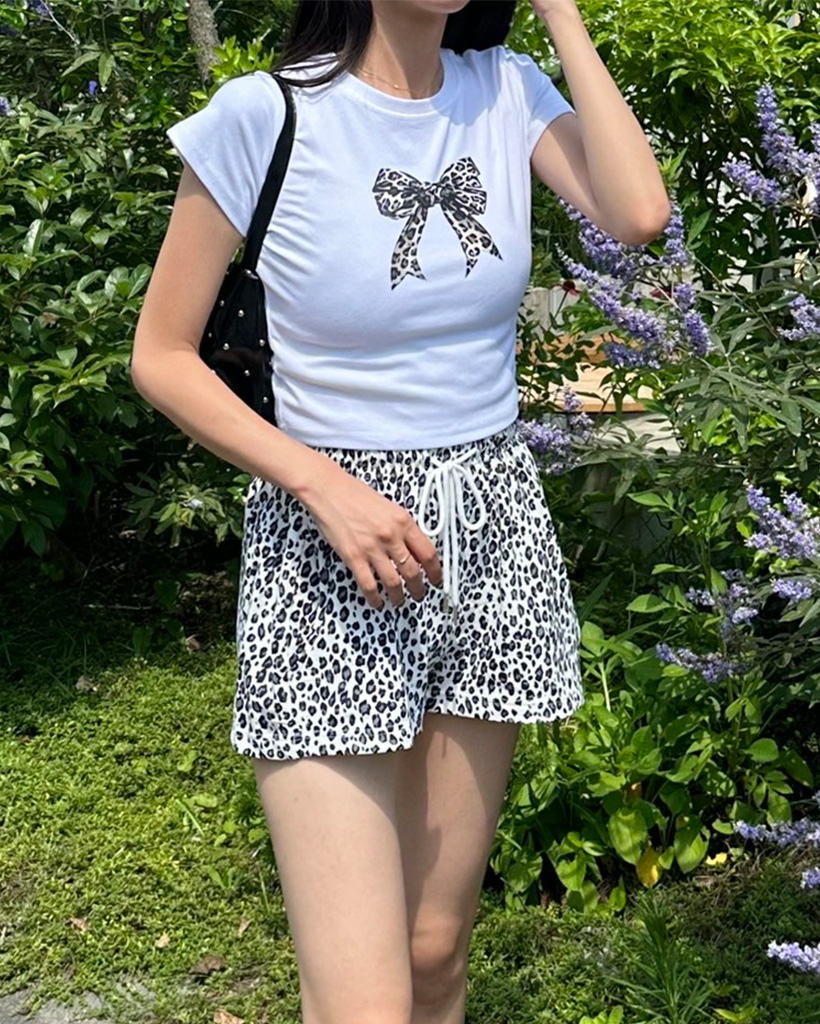 miu miu フリル付き ヒョウ柄 Tシャツ miu miu フリル付き ヒョウ柄 Tシャツ