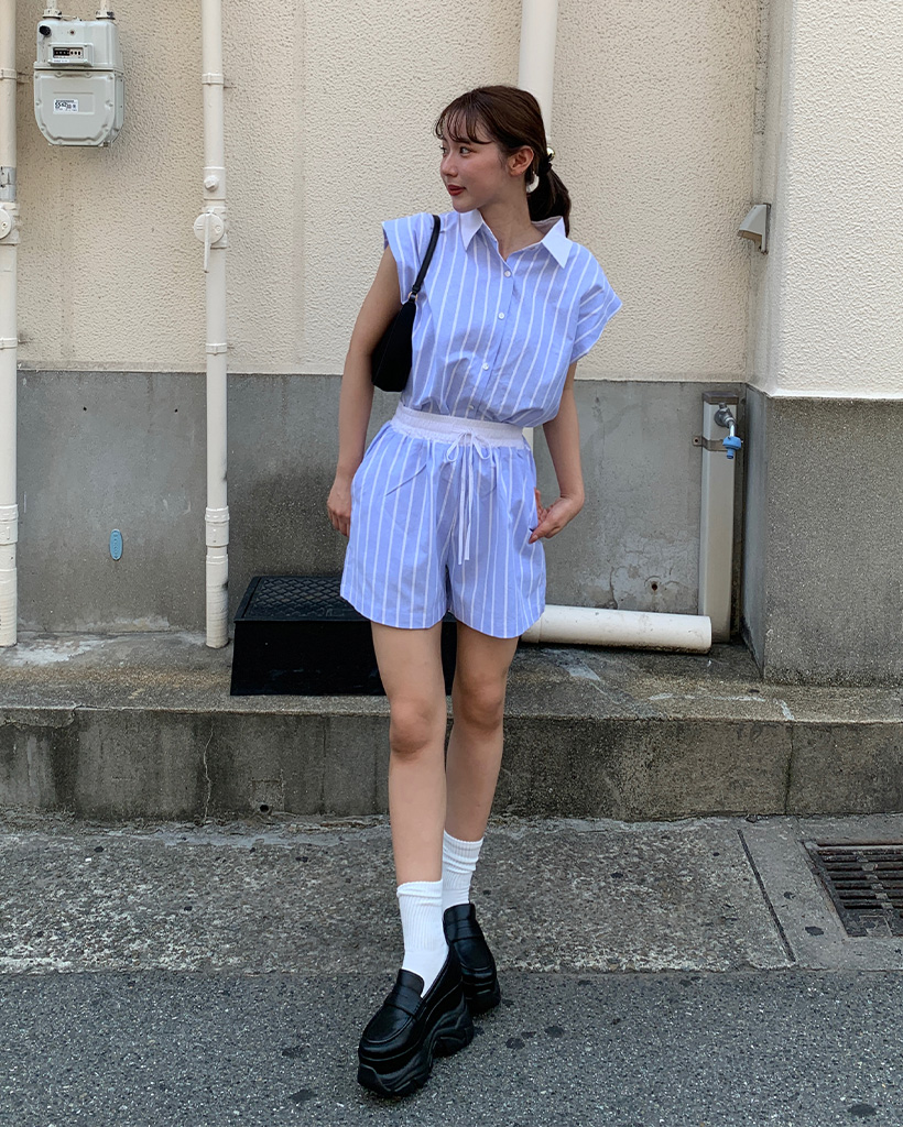 ストライプノースリーブシャツ＆ショートパンツセット | ファッション