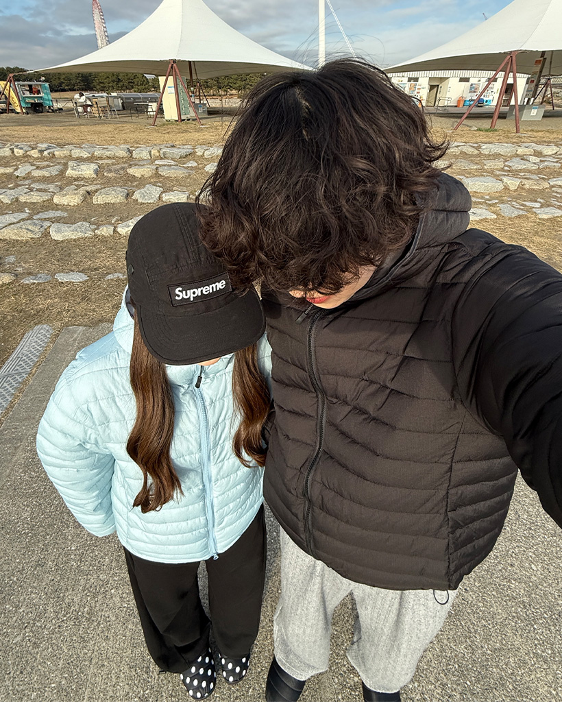 (ユニセックス）フードライトダウンジャケット