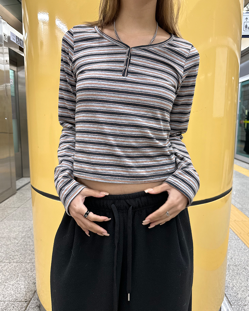 ヘンリーネックダブルボーダーセミクロップドカットソー