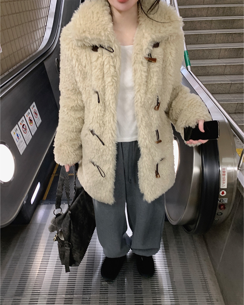 グレー 毛皮コート ボタン付き ダッフルボタンカラーファーハーフコート | ファッション通販サイト NUGU