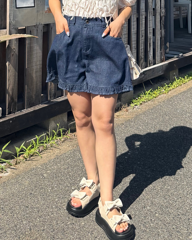 フリルヘムフレアショートデニムパンツ | ファッション通販サイト NUGU