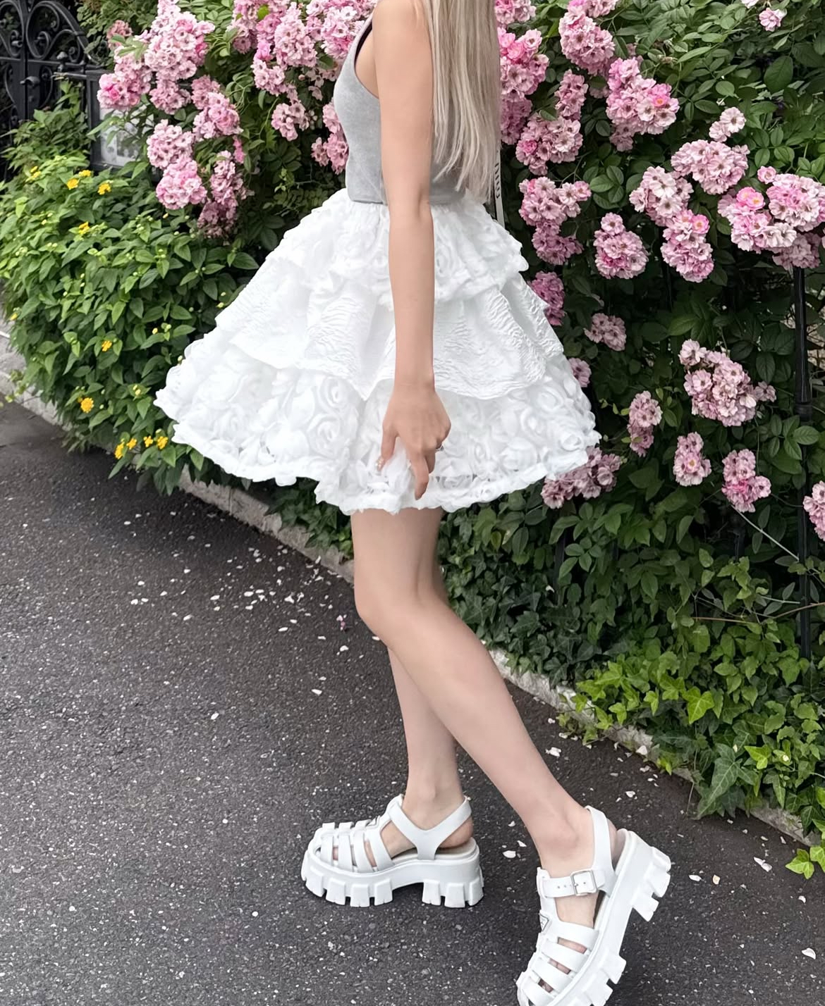 トリートユアセルフ rose volume skirt Fluffy rose volume skirt | ファッション通販サイト NUGU