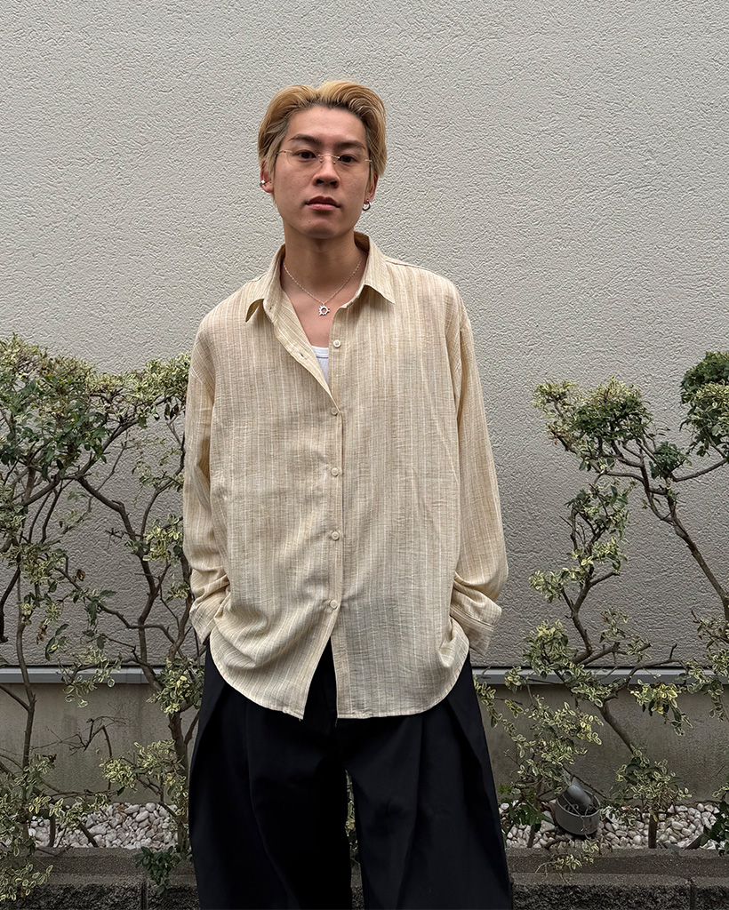 （ユニセックス）ストライプパターンシャツ