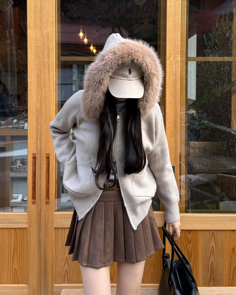 ファーポイントニットパーカー