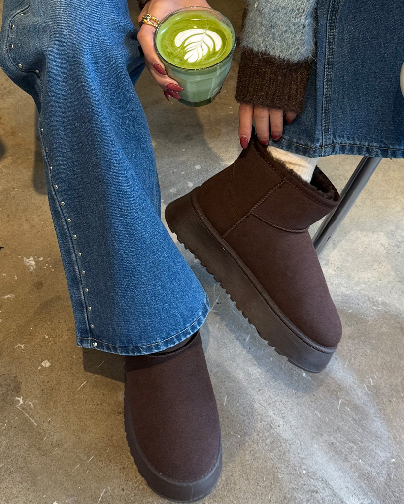 厚底アグブーツ