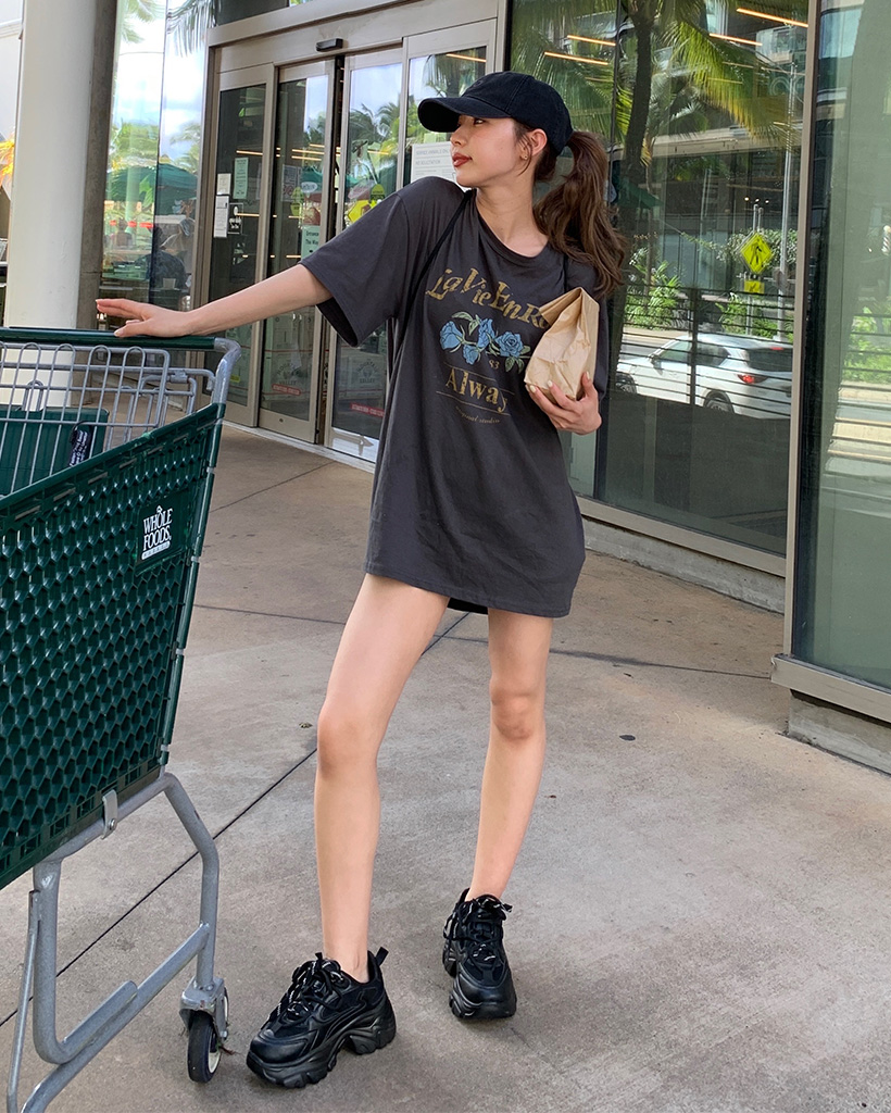 ピグメントフラワープリントルーズハーフTシャツ | ファッション