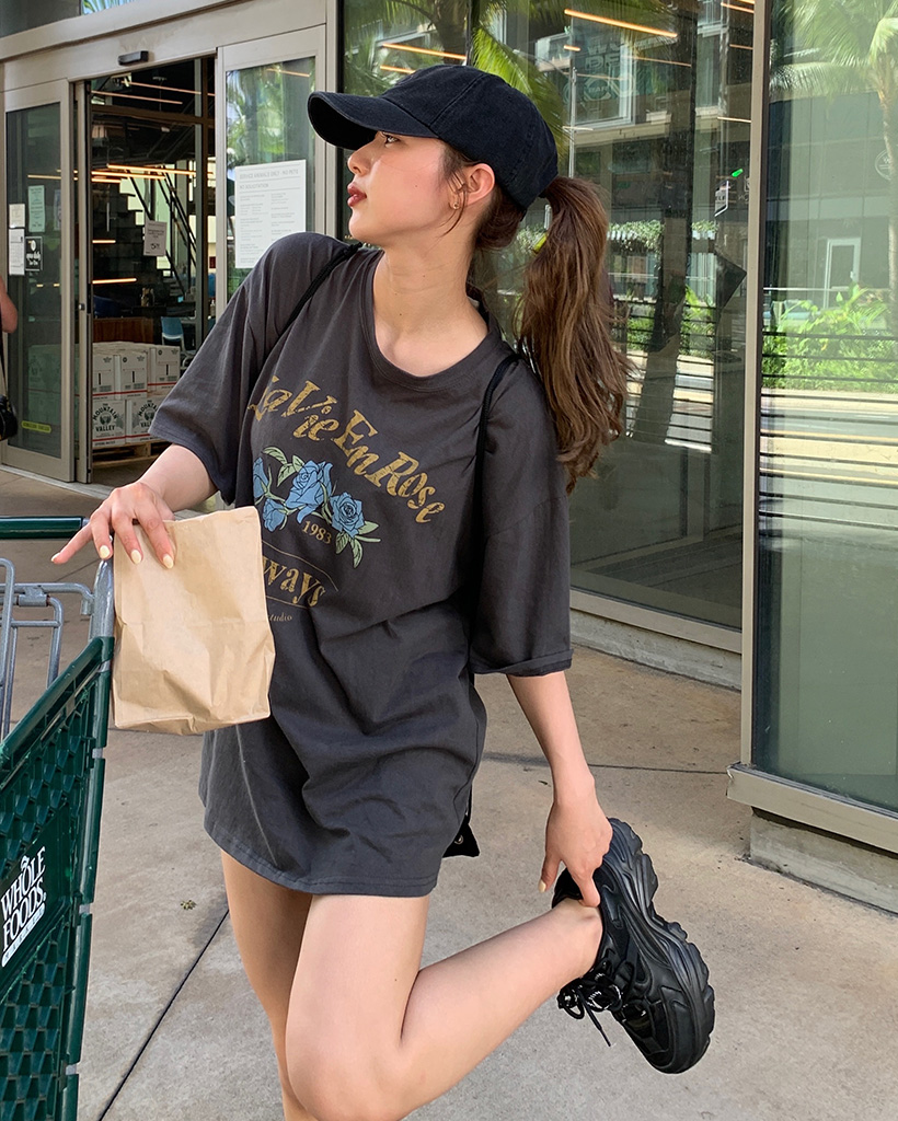 小物 KLJPS ピグメントフラワープリントルーズハーフTシャツ | ファッション