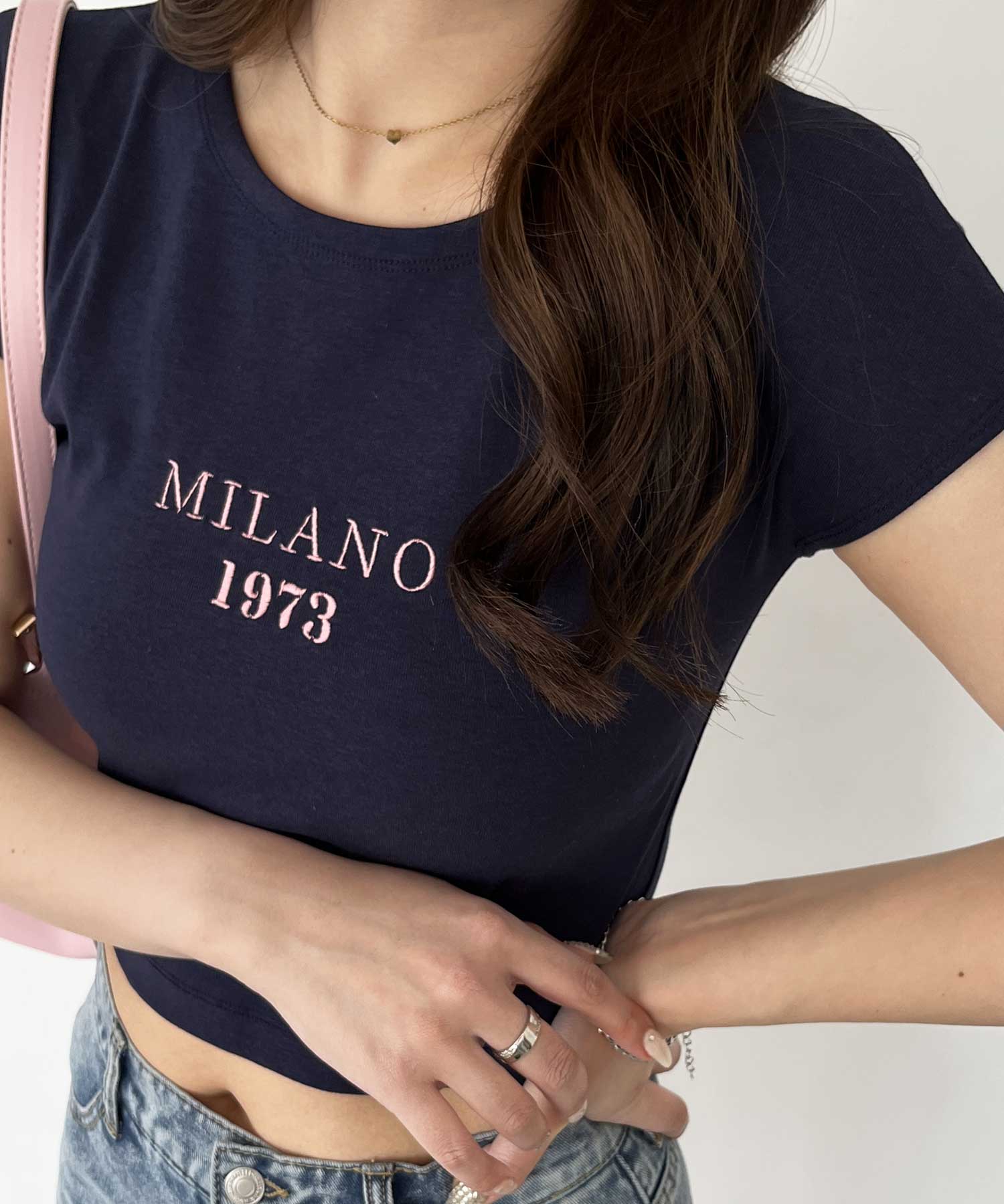 刺繍ロゴコンパクトピチTシャツ | ファッション通販サイト NUGU