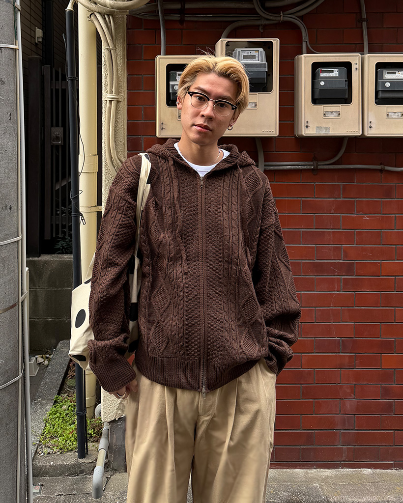 （ユニセックス）フードケーブルニットカーディガン