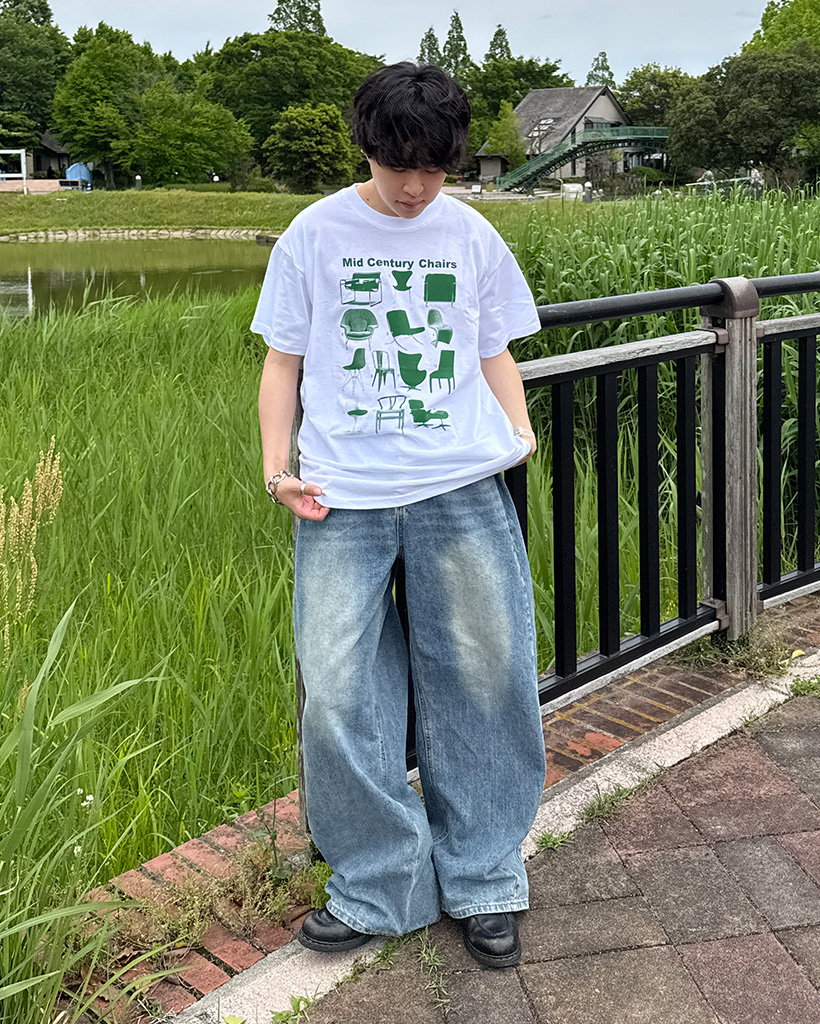 ミッドセンチュリーチェアグラフィックTシャツ | ファッション