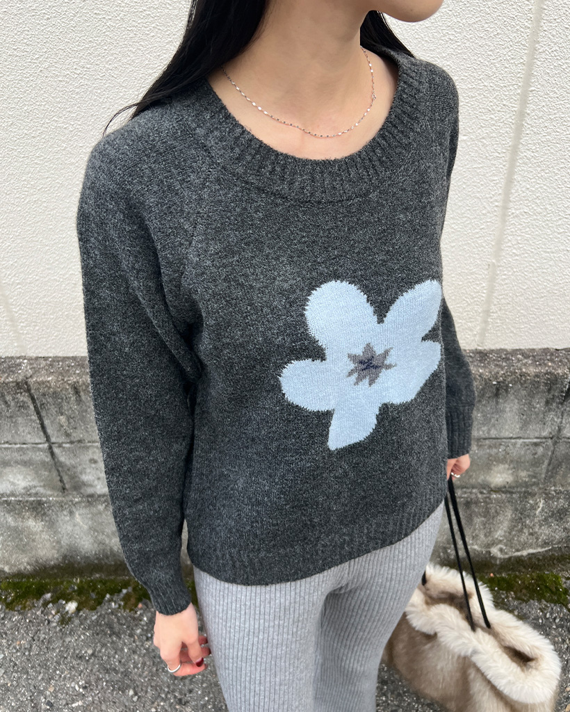 フラワーポイント長袖ニット