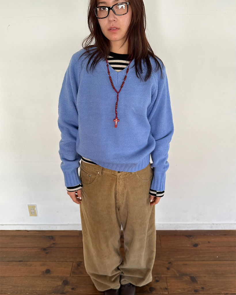 Vネックステッチラグランニットセーター