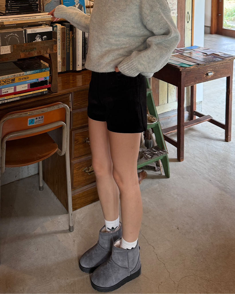 ベルベットショートパンツ