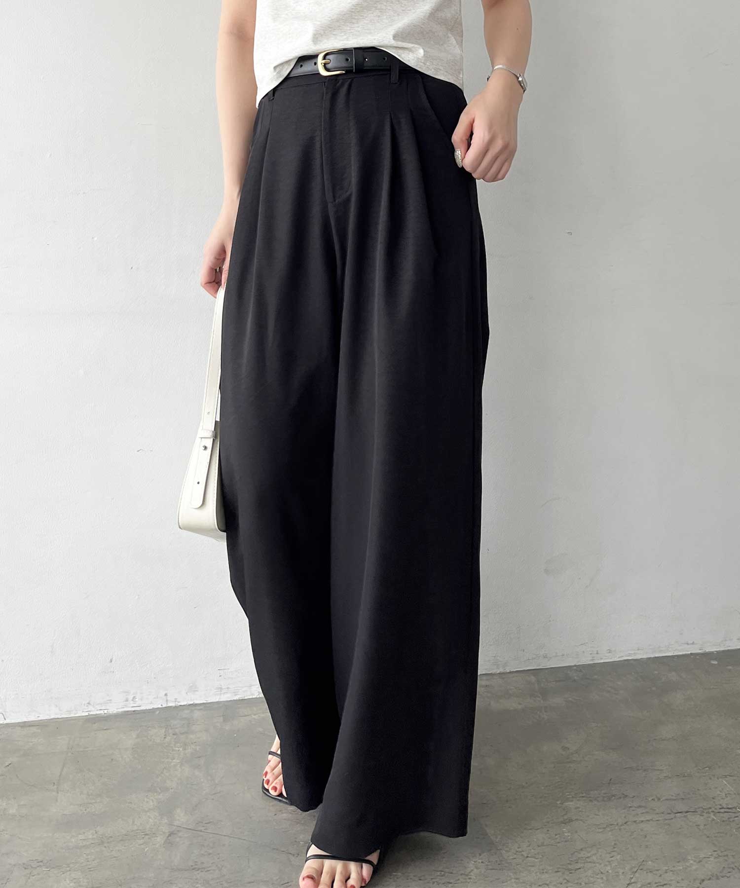 Heyin Seo サイドバックル　ワイドパンツ　スラックス　ブラック Heyin Seo サイドバックル ワイドパンツ スラックス ブラック Heyin