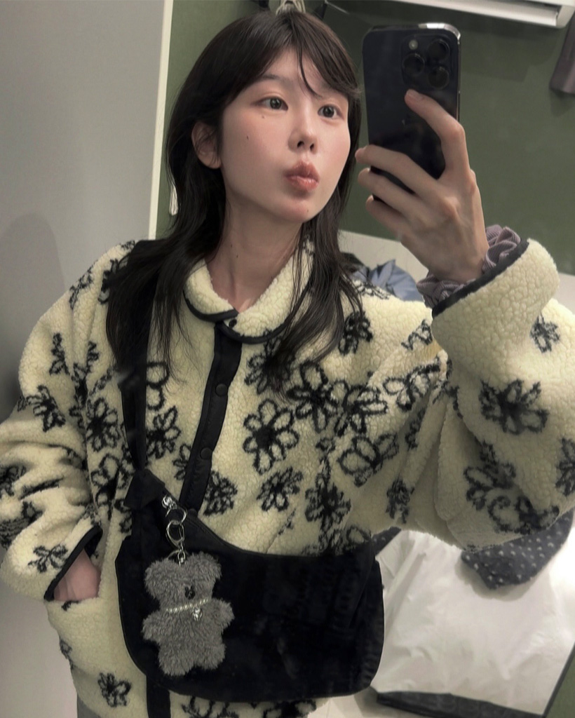 リバーシブルバイカラーボアフラワージャケット | ファッション通販