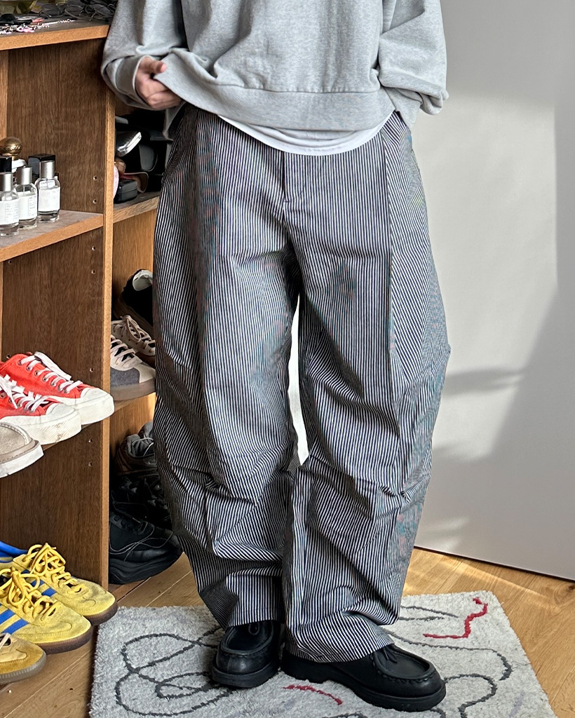 （ユニセックス）ストライプデニムカーブパンツ