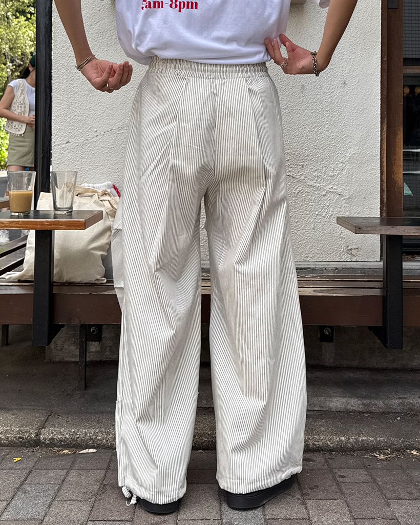 ピンストライプドローストリングヘムバルーンコットンパンツ