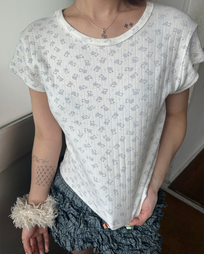 ミニベアースリムクロップドパンチングTシャツ | ファッション通販