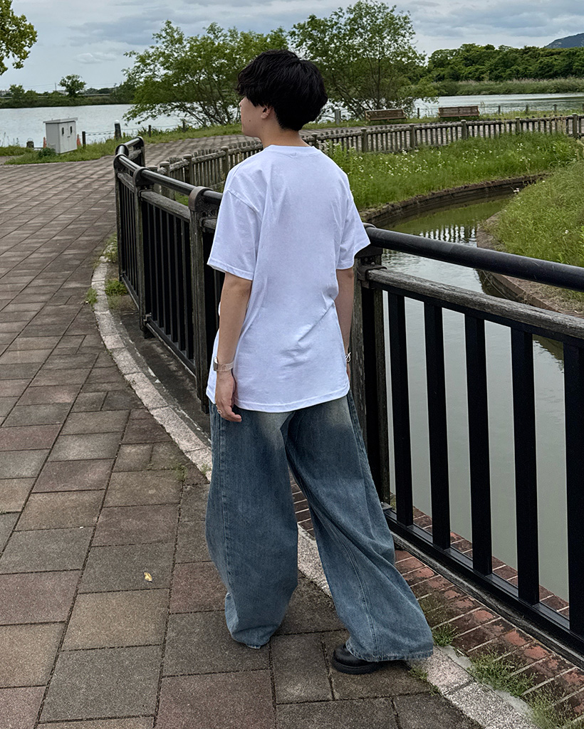ミッドセンチュリーチェアグラフィックTシャツ | ファッション通販