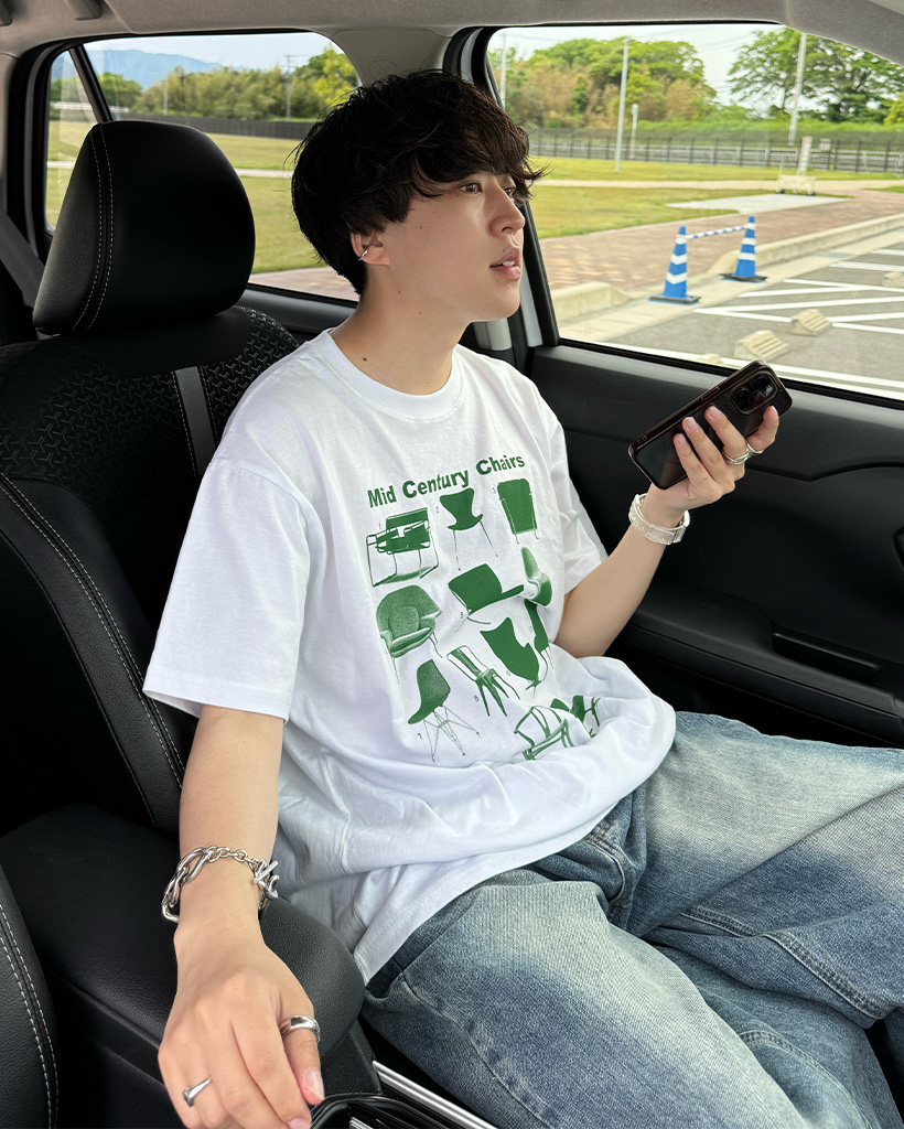 ミッドセンチュリーチェアグラフィックTシャツ | ファッション