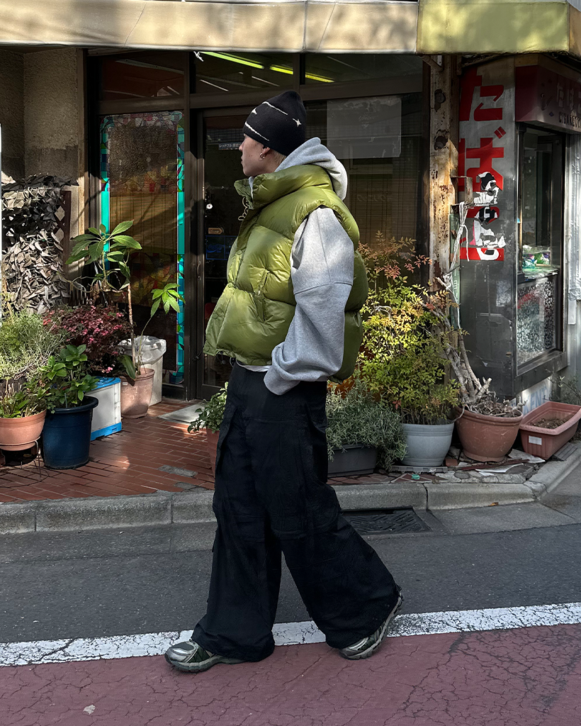 美品✨vaqutaux VOYAGE ダウンベスト　ブラック　yourin ワーク VネックWジップ ダウンベスト – TAIONインナーダウン公式