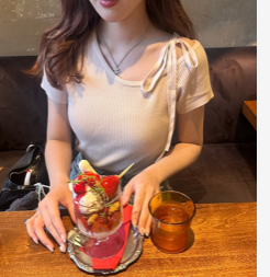 ANMARY リボン付き半袖Tシャツ アシンメトリーリボン半袖Tシャツ | ファッション通販サイト NUGU