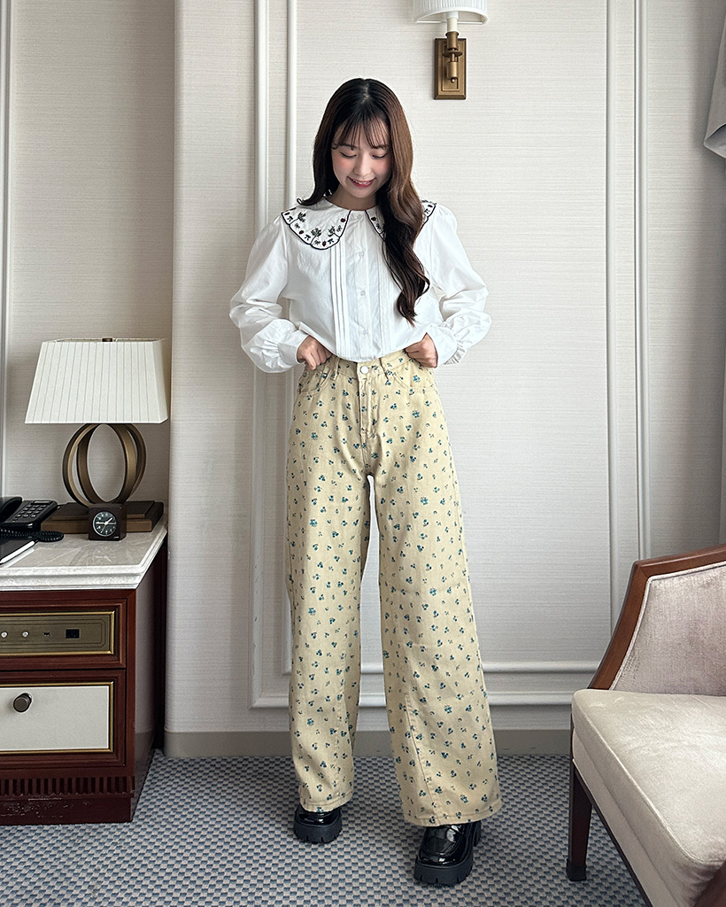 フラワーパターンベージュパンツ | ファッション通販サイト NUGU