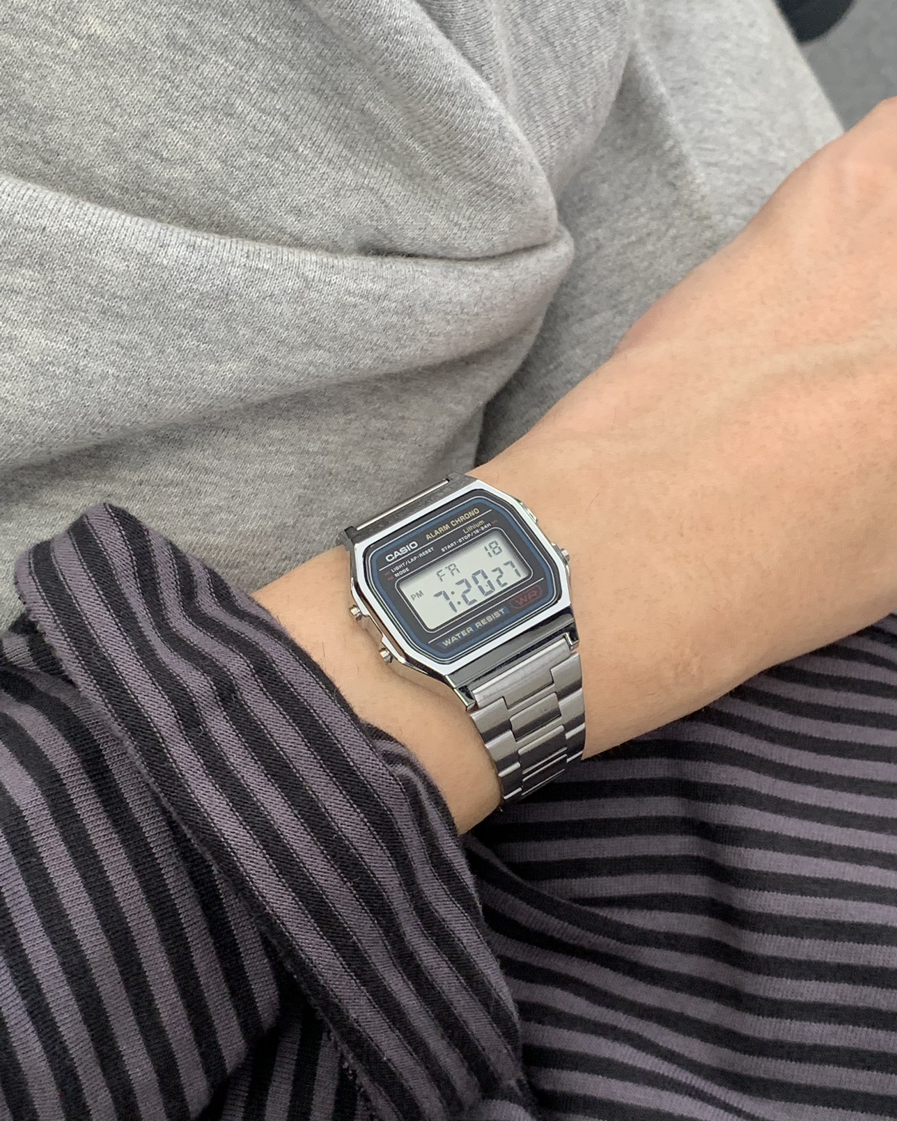 ベーシックスクエアメタルハンドウォッチ