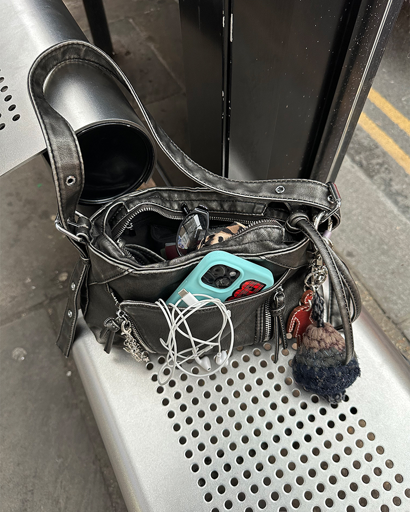 ビンテージウォッシュスクエアアイレットショルダーバッグ