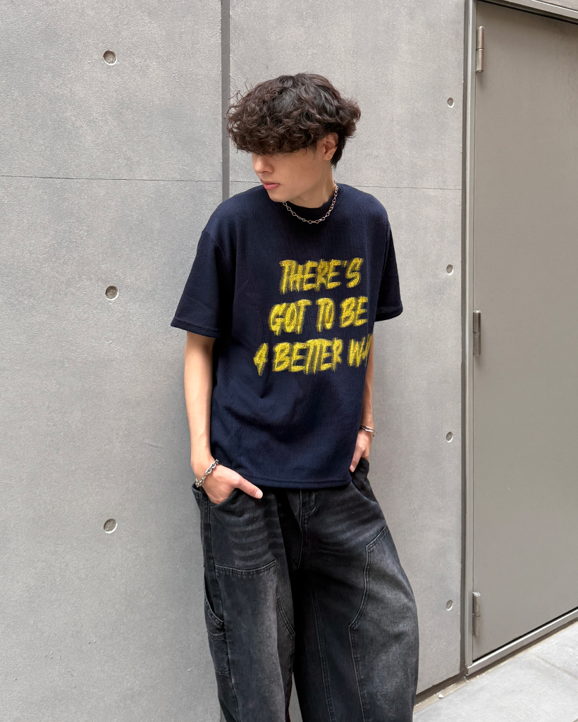 ユニセックス）マーカーレタリングニットハーフTシャツ