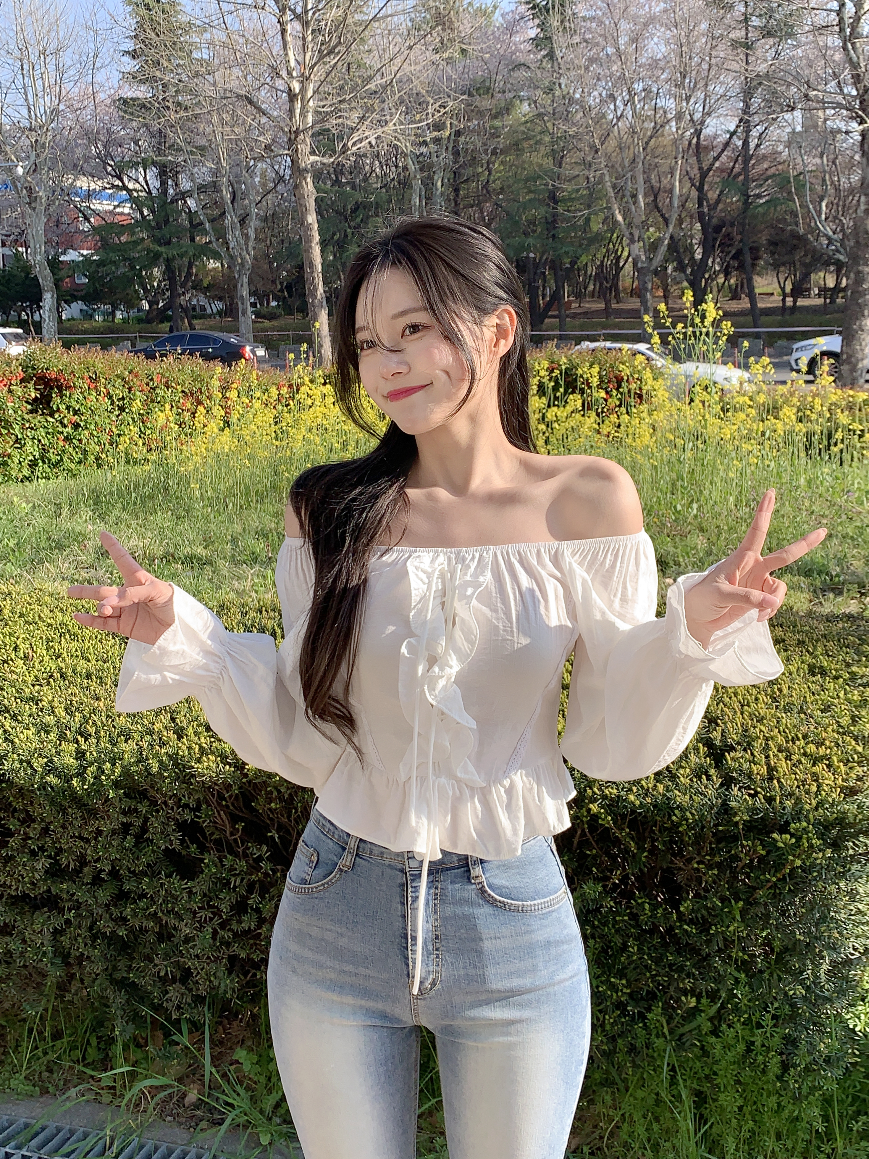 オフショルダー オフショルフロッキーチュールトップス(カットソー)｜トップス